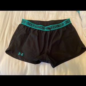 Green and black under armour shorts size L